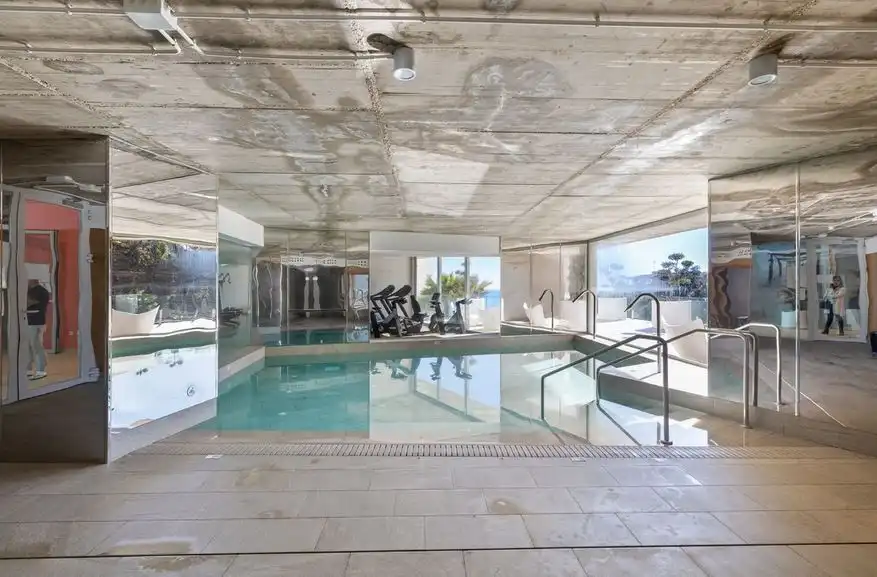 Piscina de Ático en venta en Benalmádena con Aire acondicionado, Terraza y Trastero