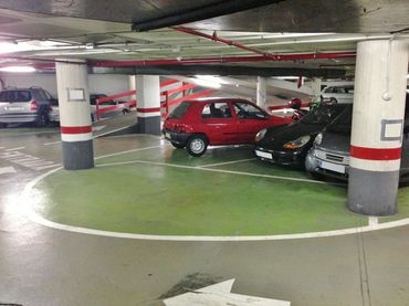 Single parking space for sale in Plaza Urquinaona 7