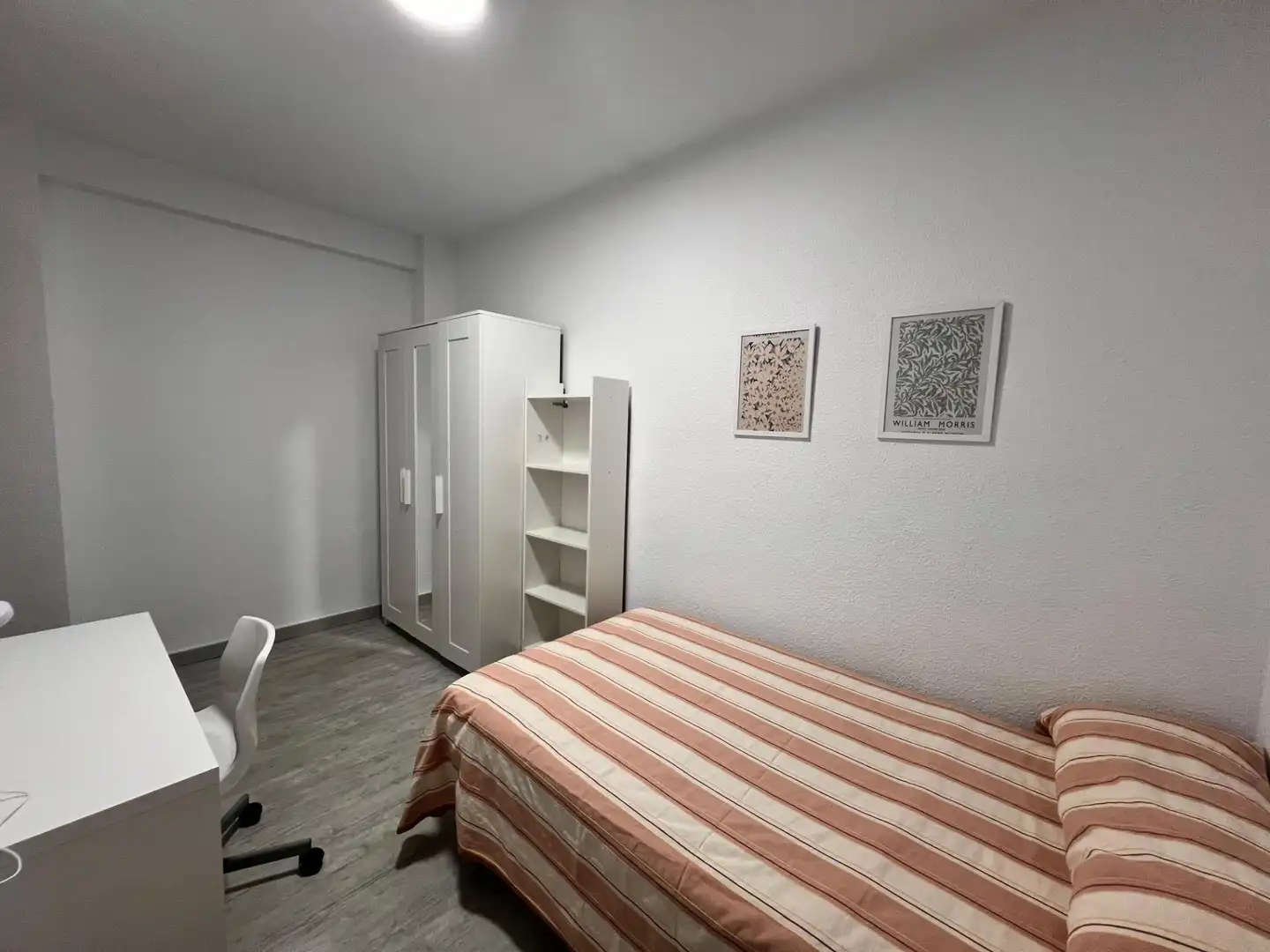 Habitación de Piso de alquiler en Granada con Amueblado