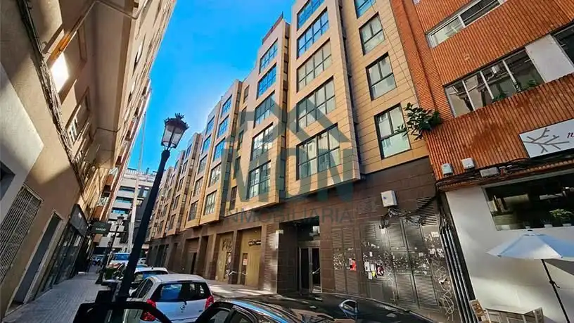 Vista exterior de Local en venta en  Valencia Capital