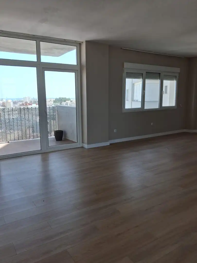 Sala de estar de Piso de alquiler en Cádiz con Aire acondicionado y Balcón