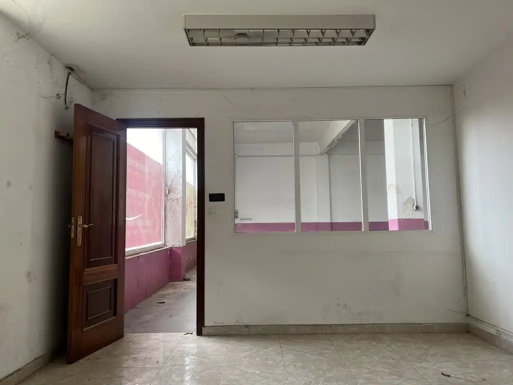 Industrial buildings for rent in Padrón
