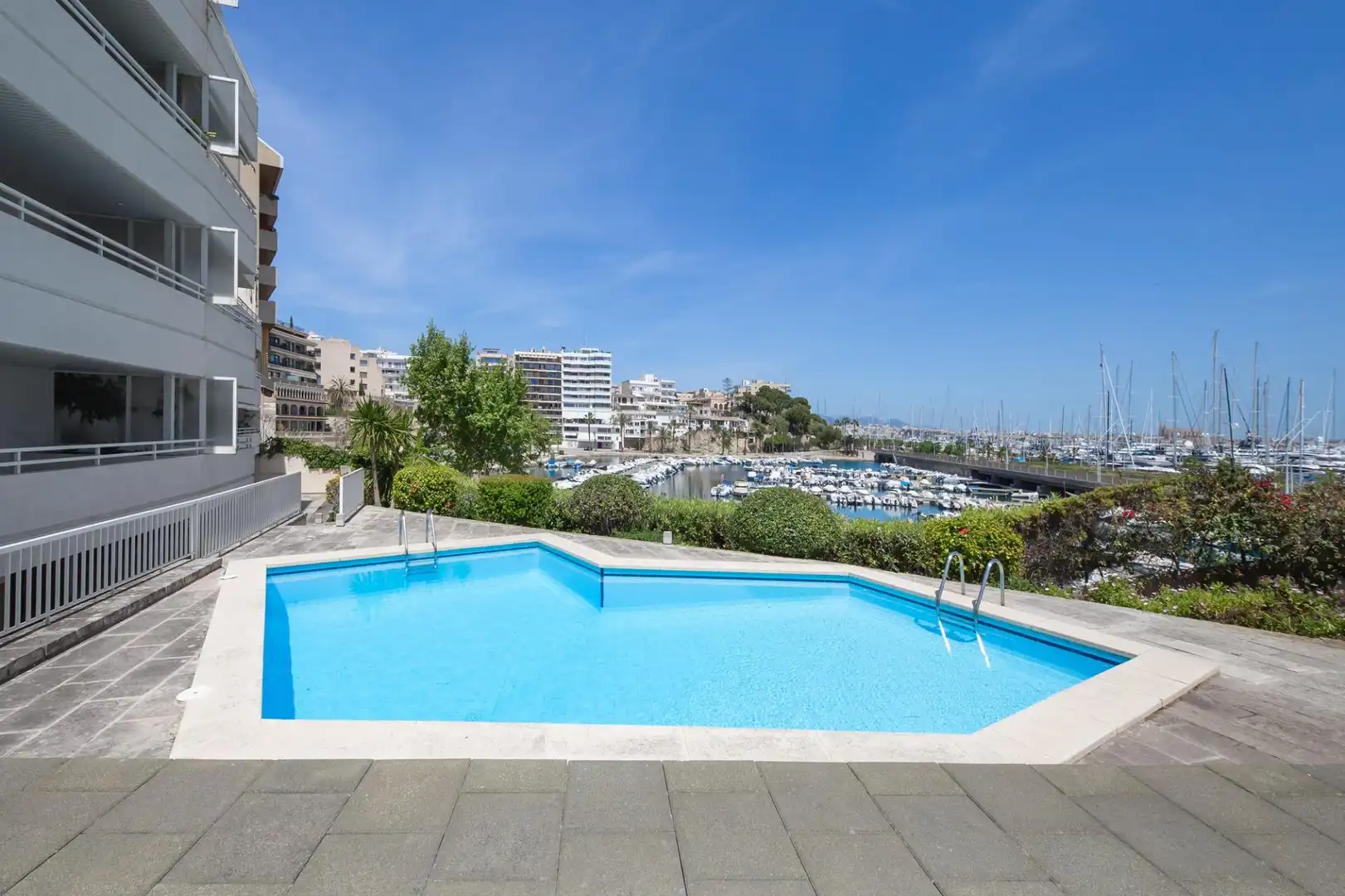 Schwimmbecken von Wohnung zur Miete in  Palma de Mallorca mit Klimaanlage, Heizung und Terrasse