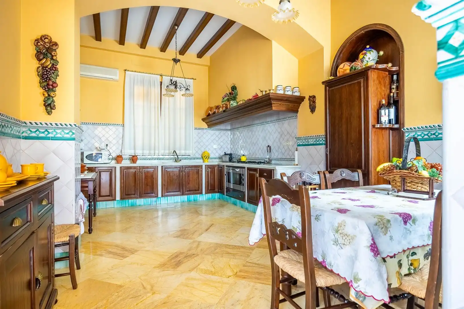 Küche von Country house zum Verkauf in Villalba del Alcor mit Klimaanlage, Privatgarten und Abstellraum