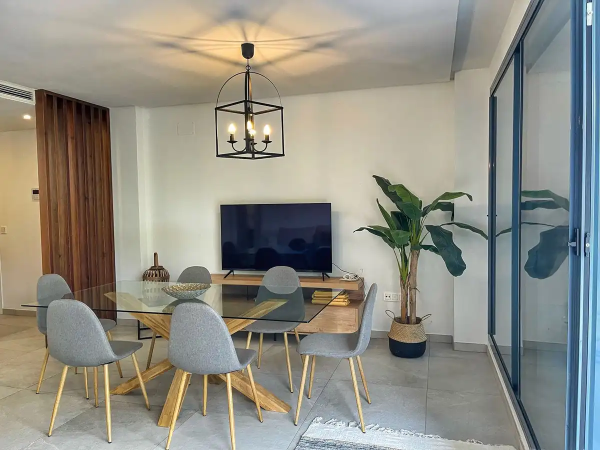 Esszimmer von Wohnung zur Miete in Benahavís mit Klimaanlage, Terrasse und Möbliert