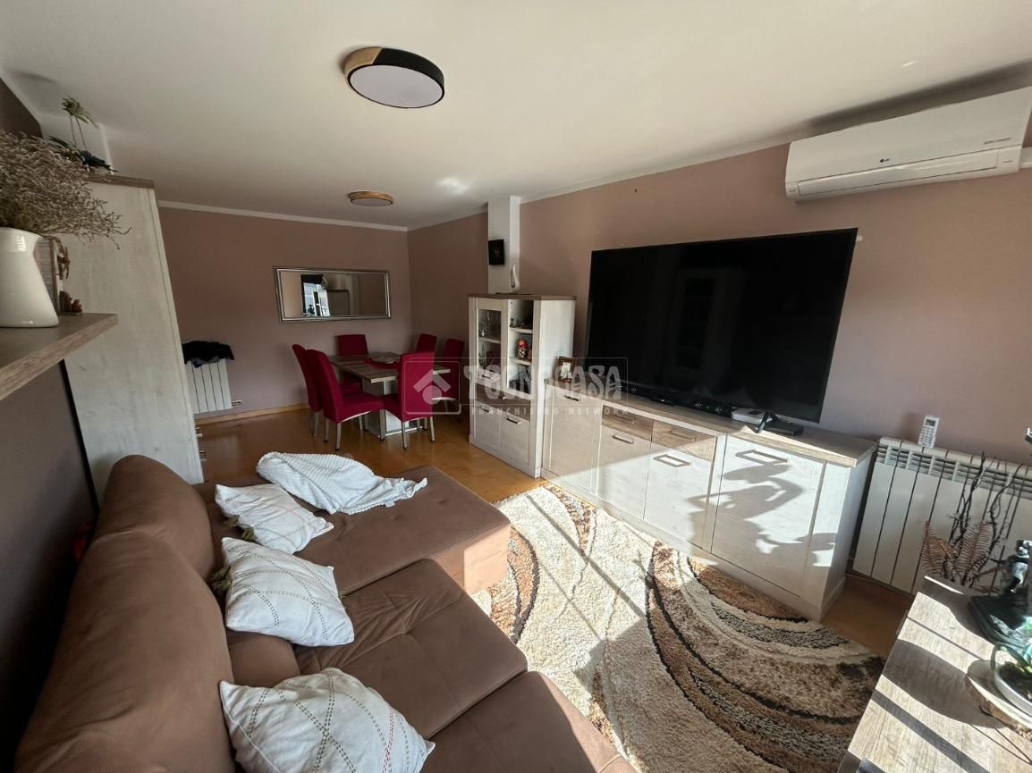 Sala de estar de Dúplex en venta en La Muela con Aire acondicionado y Terraza