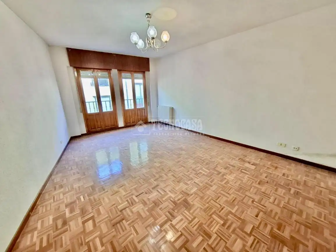 Habitación de Piso en venta en Ávila con Calefacción