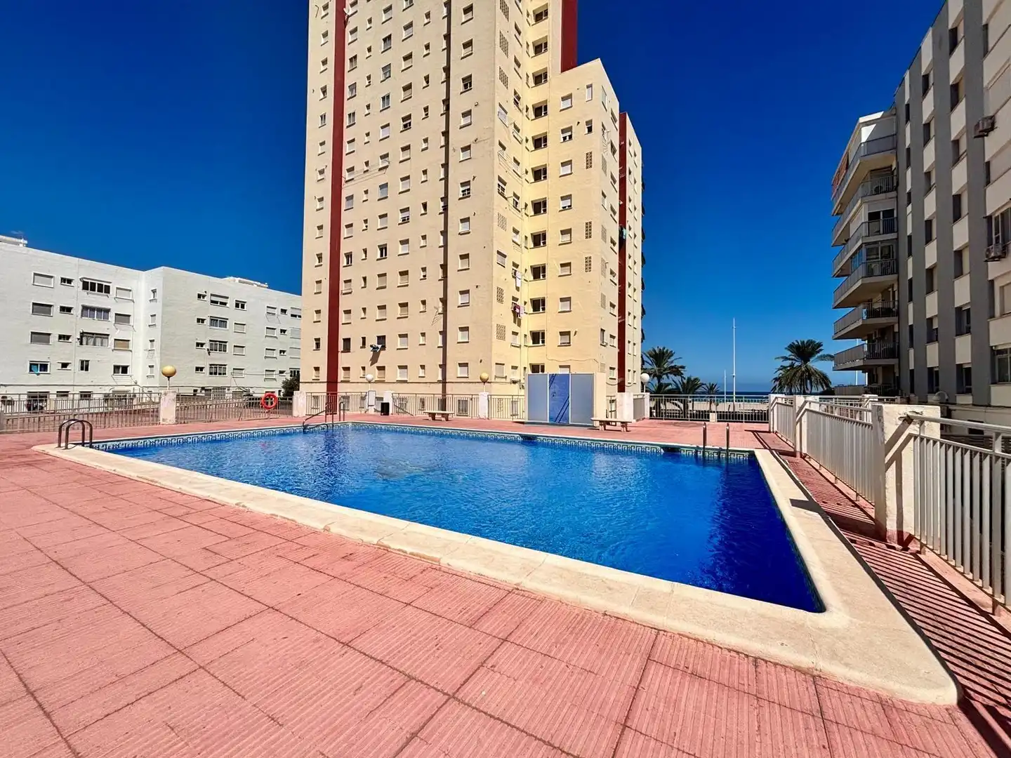 Piscina de Apartament en venda en Gandia amb Aire condicionat, Jardí privat i Terrassa