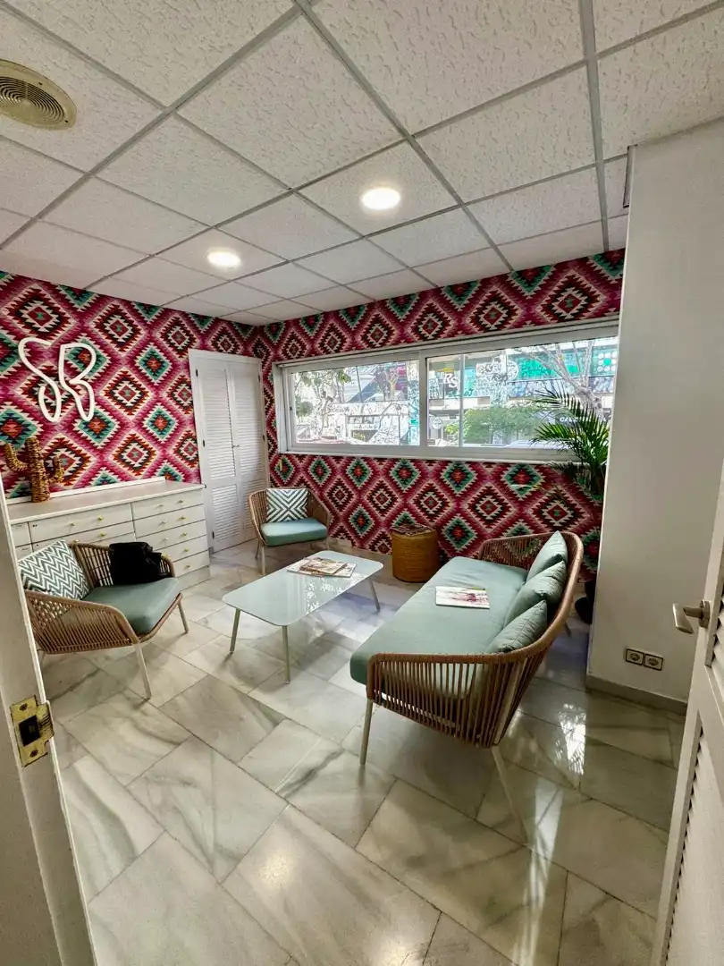 Local comercial en venda a Avenida Ricardo Soriano 13
