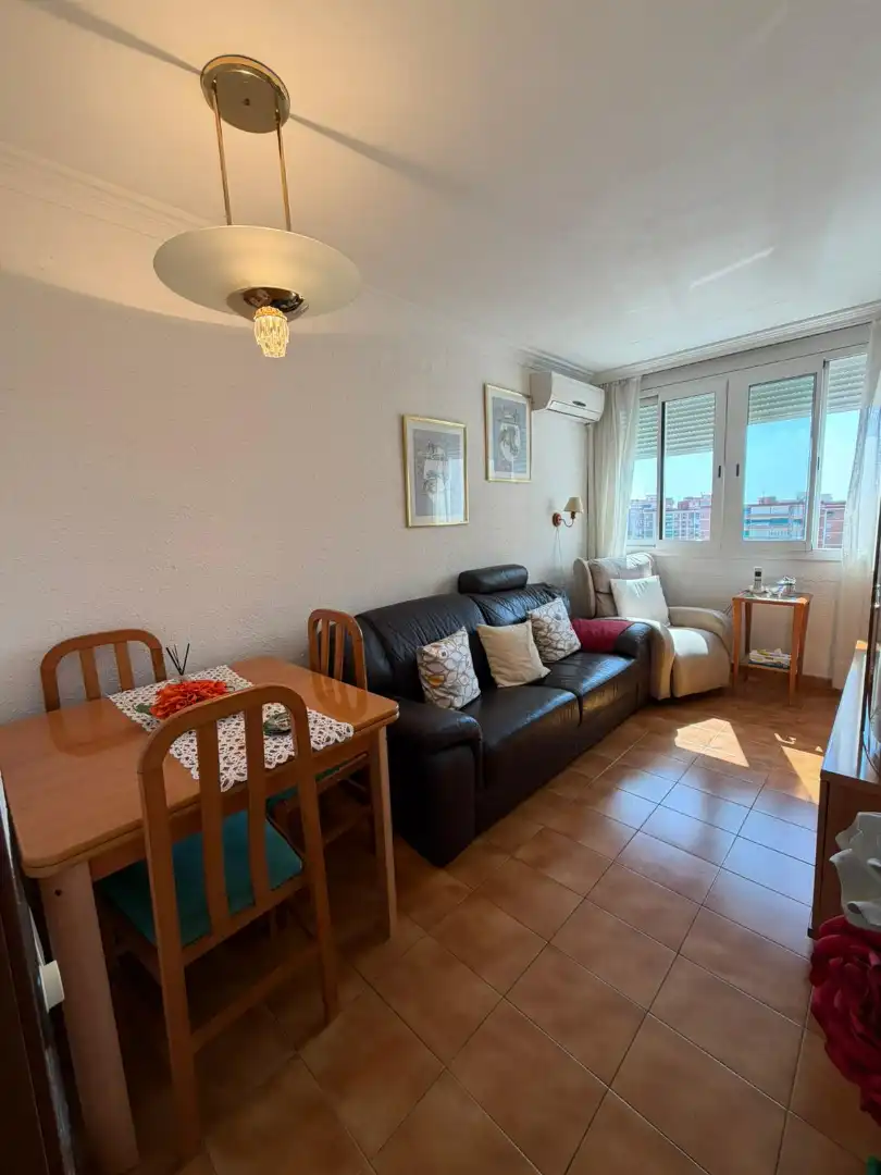 Living room of Flat for sale in Cornellà de Llobregat  with Air Conditioner and Furnished