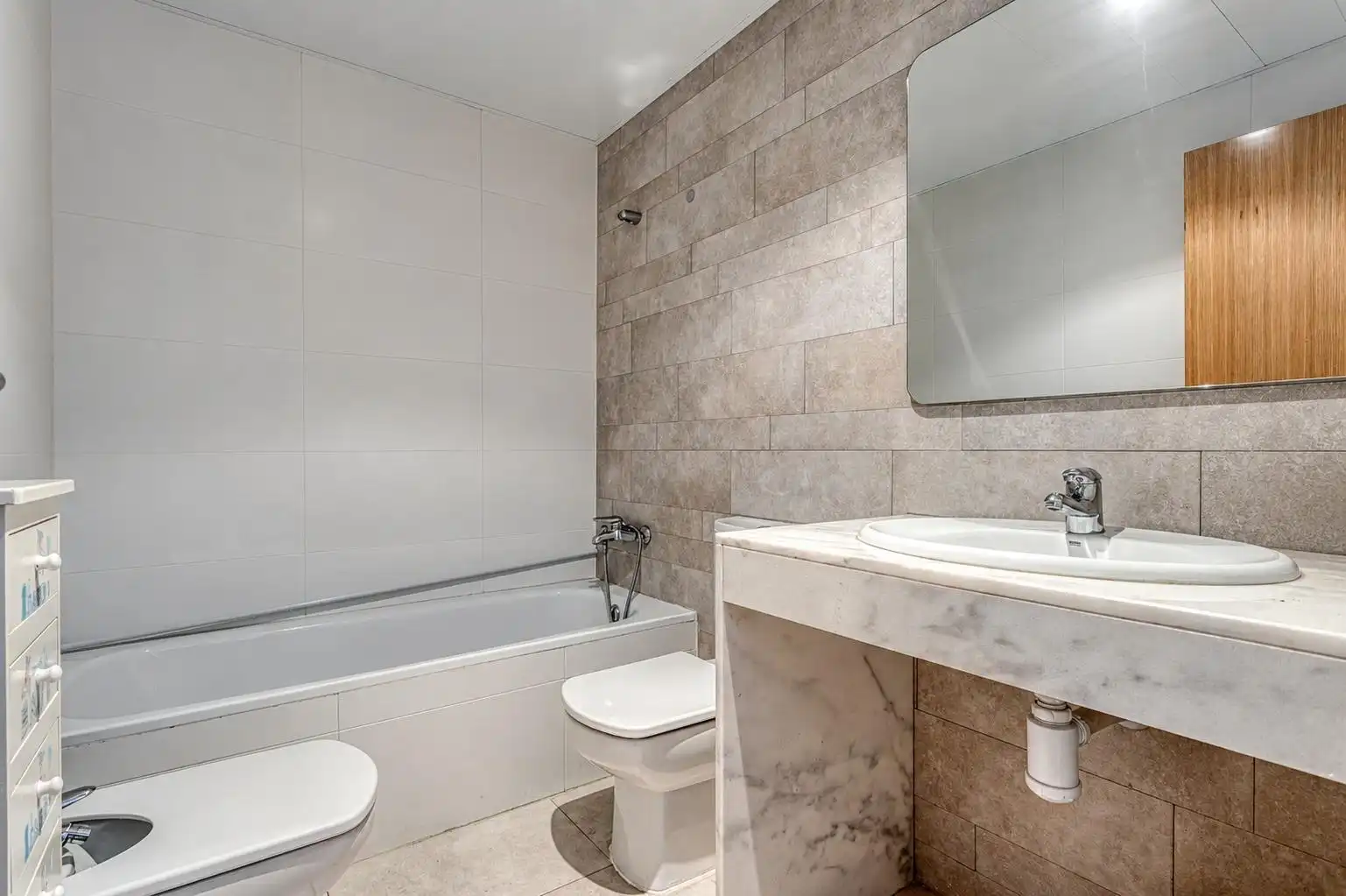 Bathroom of Apartments for sale in Igualada  with Air Conditioner, Heating and Parquet flooring