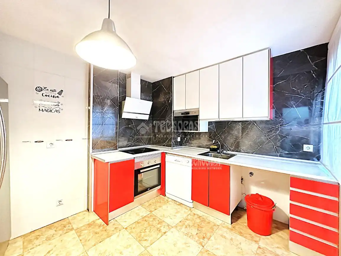 Piso con terraza en venta en C. Hornillos, imagen 3