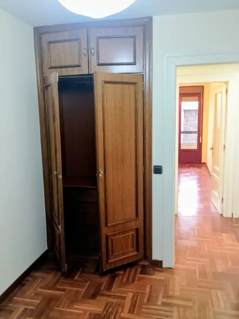 Pis de lloguer en Oviedo  amb Calefacció, Parquet i Terrassa