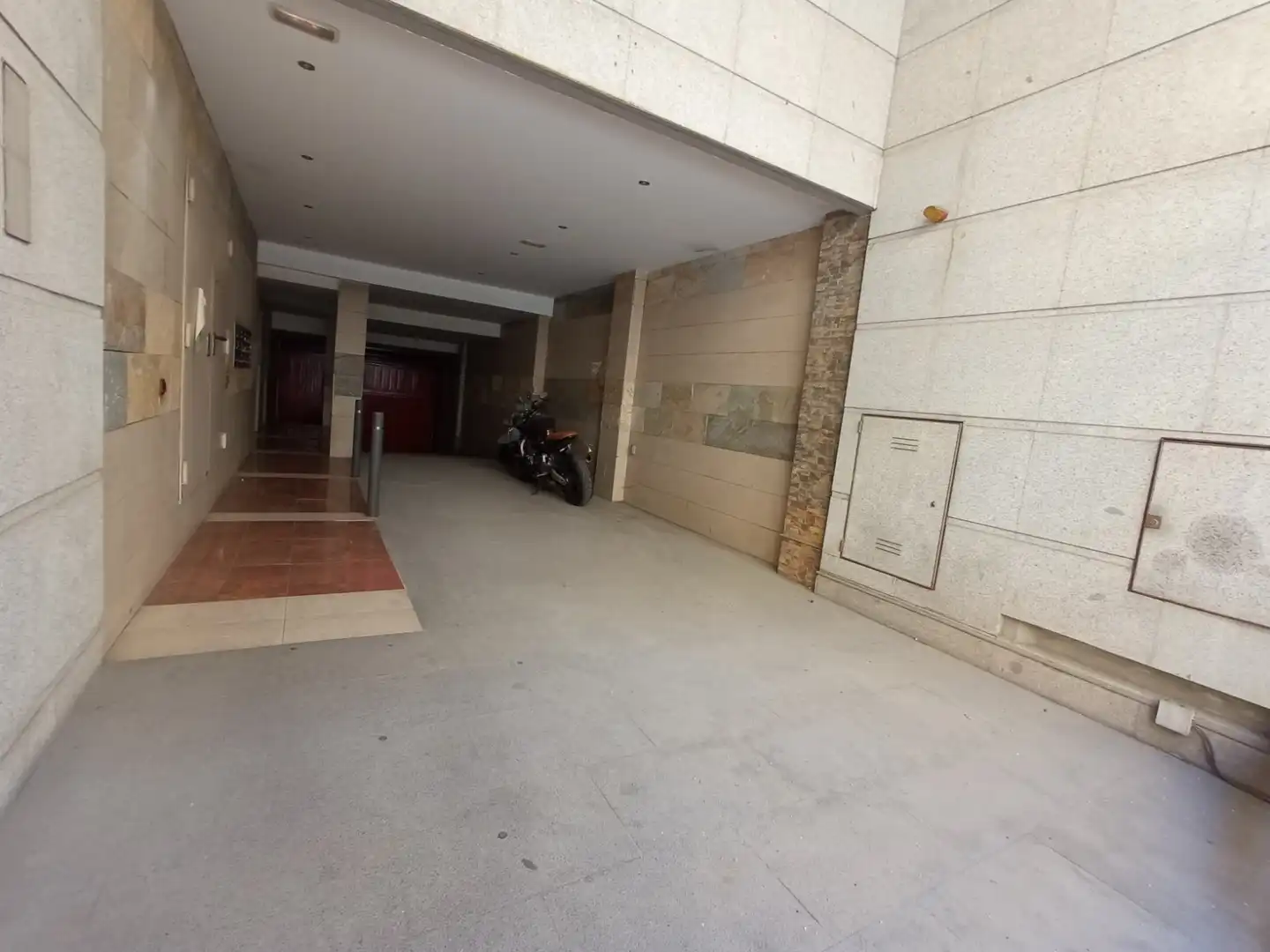 Garage for sale in Madrid
