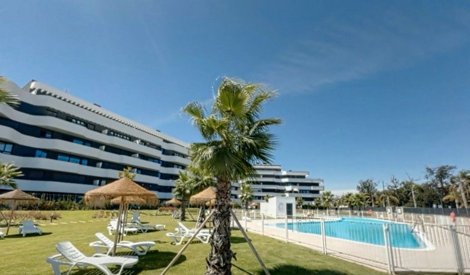 Swimming pool of Apartment to rent in Torremolinos  with Air Conditioner, Terrace and Furnished