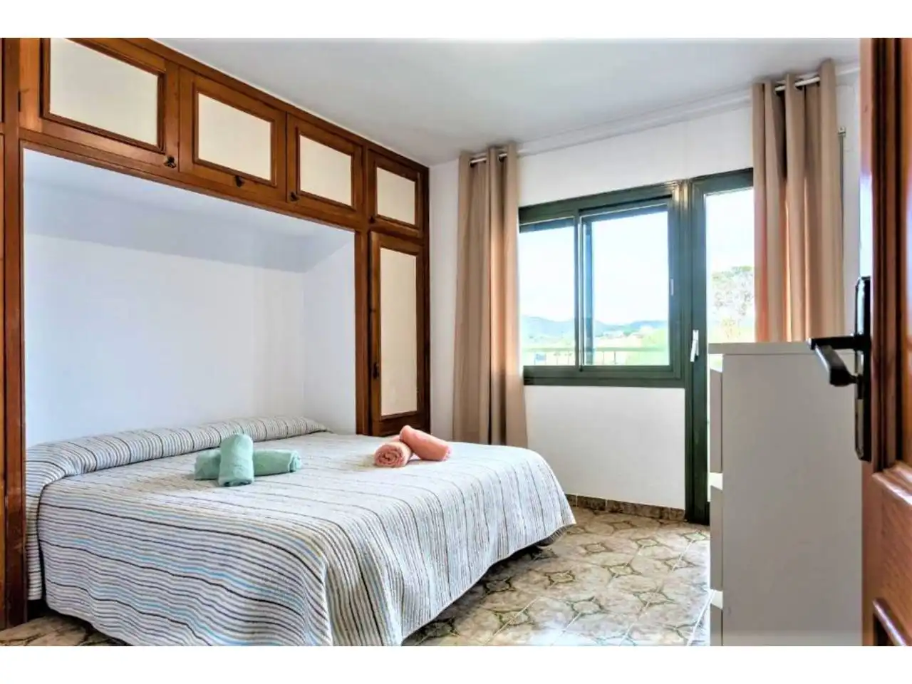 Habitación de Piso en venta en Castell d'Aro, Platja d'Aro i s'Agaró con Calefacción, Terraza y Balcón