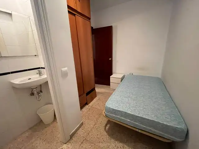 Schlafzimmer von Wohnung zur Miete in Sevilla mit Klimaanlage, Terrasse und Möbliert