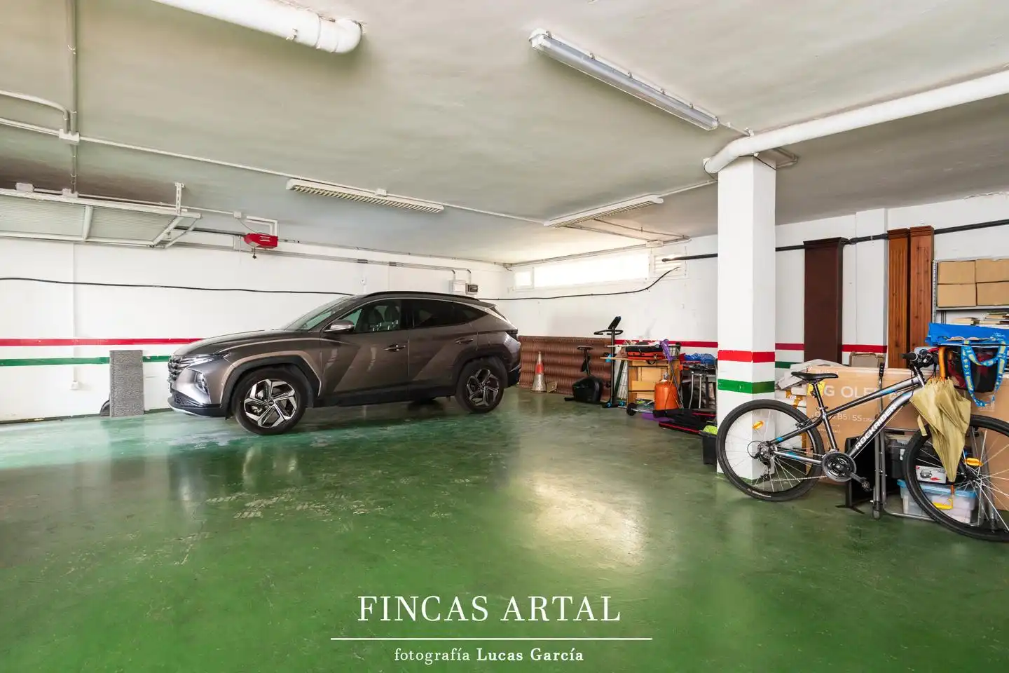 Parking of Houses for sale in Zaragoza  with Air Conditioner, Heating and Private garden