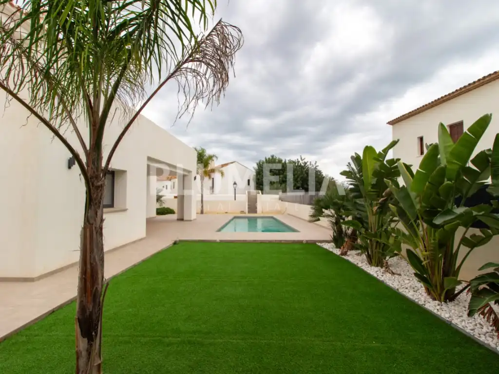 Houses for sale in Calle Constantino Gomez-La Xara, La Xara - La Sella
