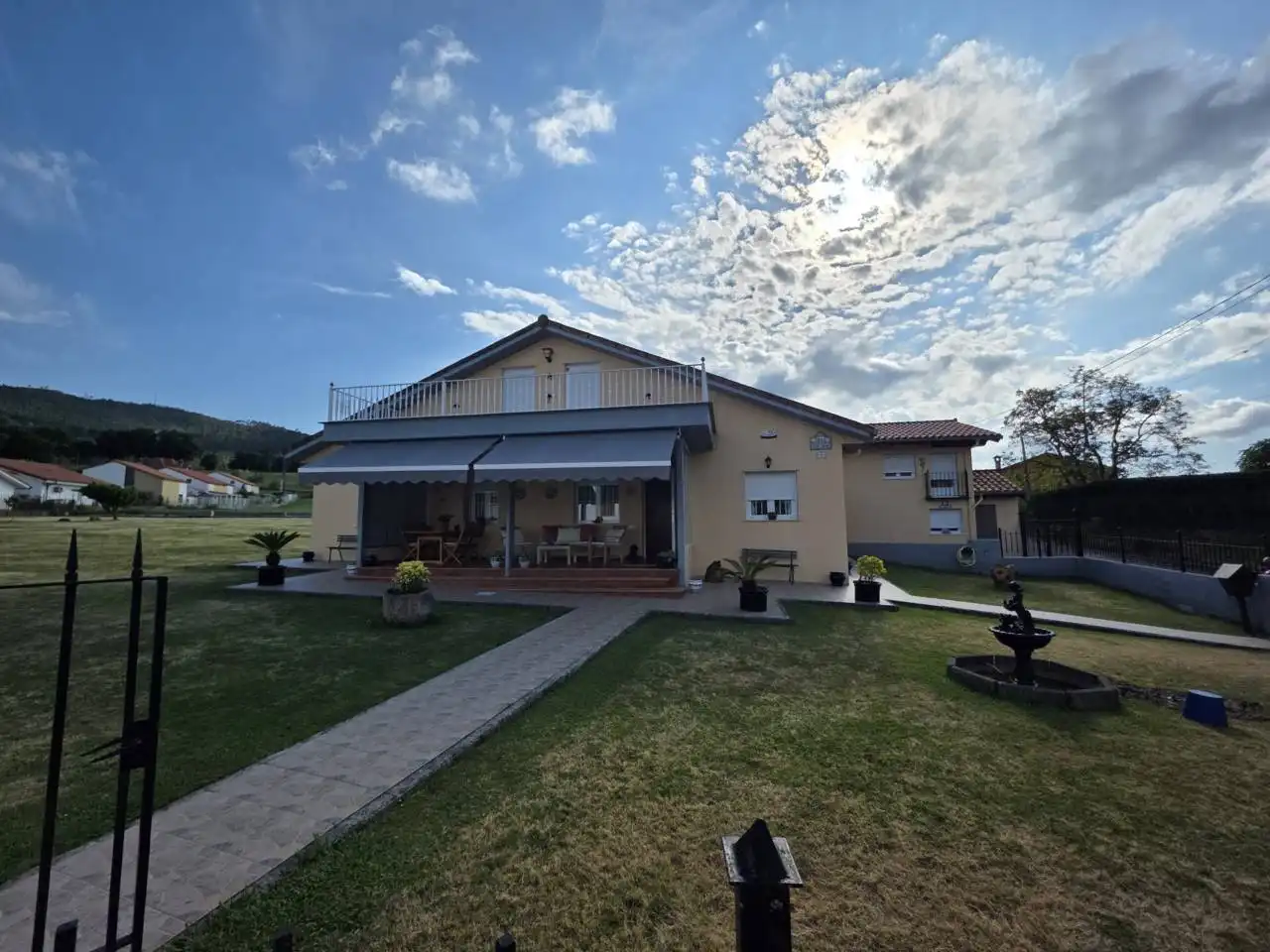 Vista exterior de Casa o chalet en venta en Puente Viesgo con Jardín privado y Amueblado