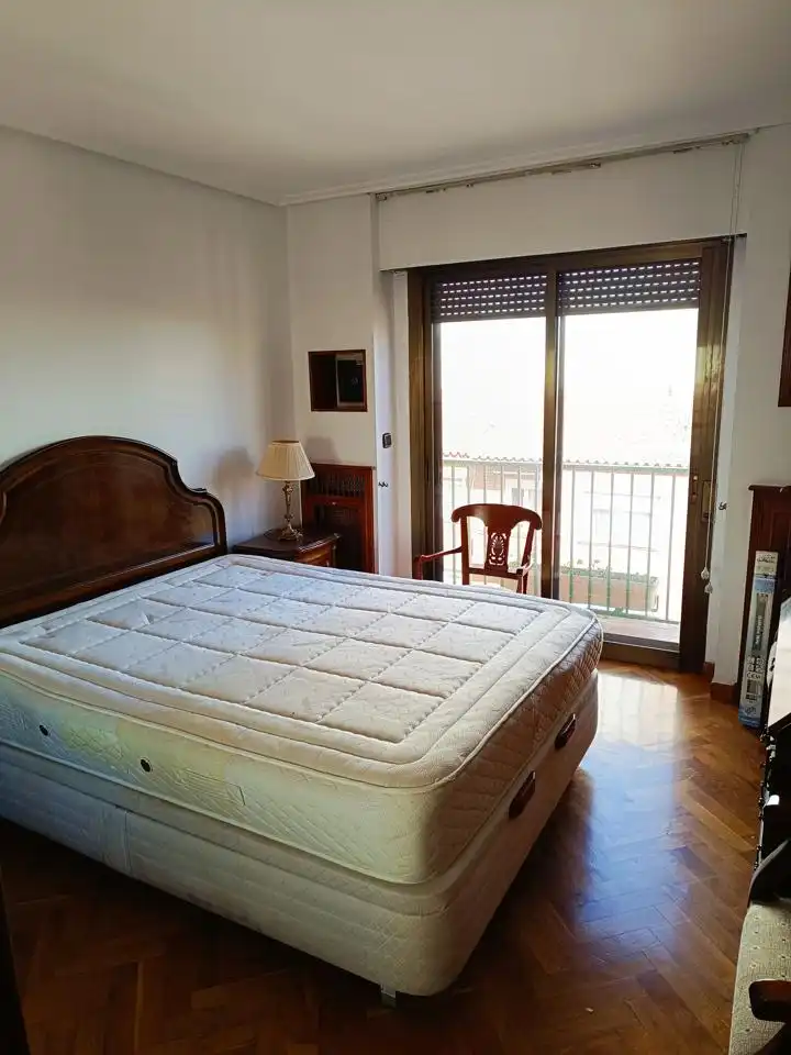 Bedroom of Flat for sale in Zaragoza  with Air Conditioner, Heating and Parquet flooring