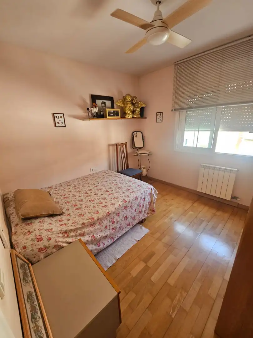 Dormitori de Casa o xalet en venda en Vilanova i la Geltrú amb Jardí privat, Terrassa i Piscina