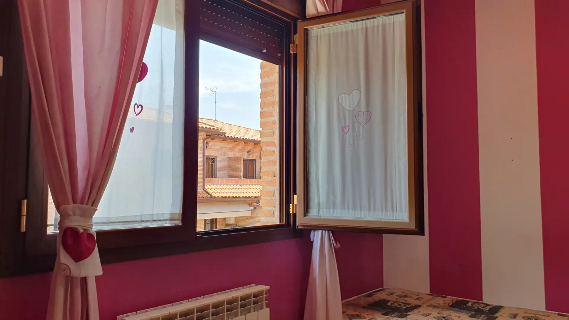 Dormitori de Casa adosada en venda en Olías del Rey amb Aire condicionat, Calefacció i Jardí privat