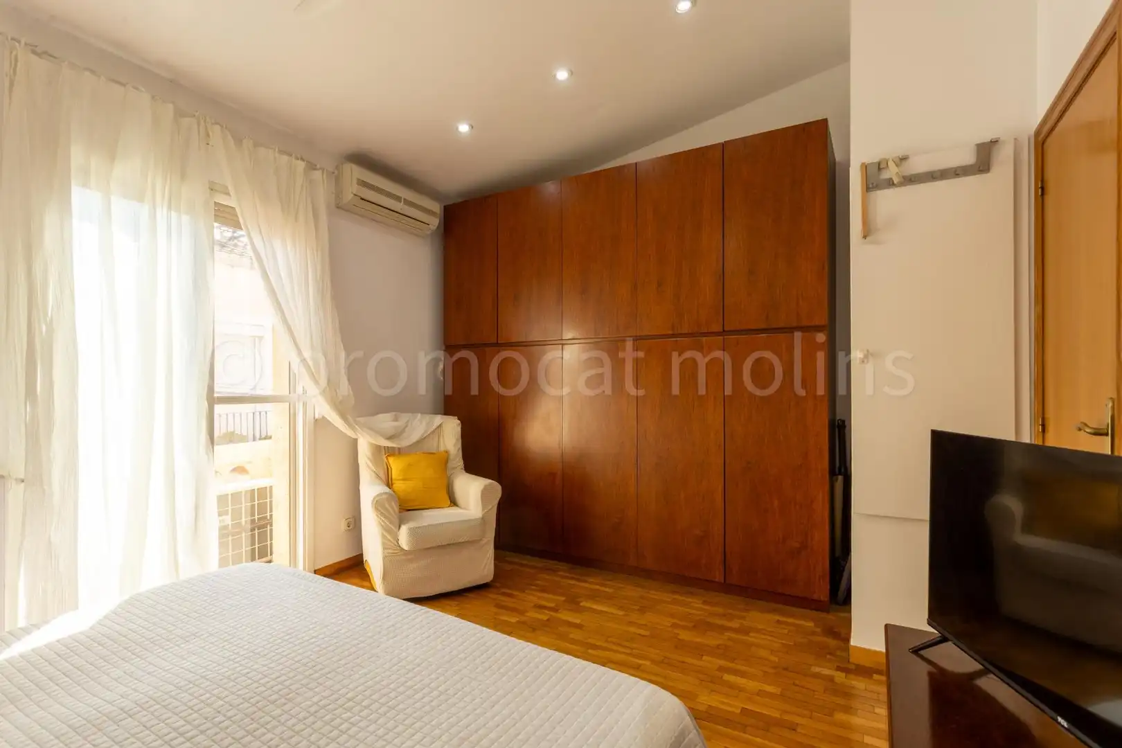 Habitación de Casa o chalet en venta en Molins de Rei con Aire acondicionado, Calefacción y Jardín privado