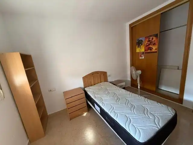 Habitación de Piso de alquiler en Murcia con Aire acondicionado, Terraza y Amueblado