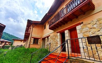 Vista exterior de Apartament en venda en Vega de Liébana amb Parquet i Balcó