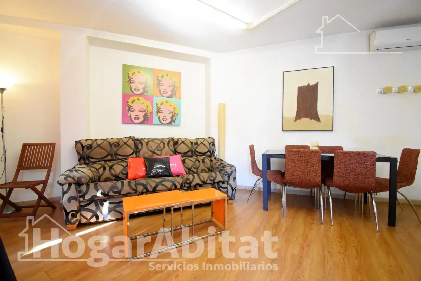 Wohnzimmer von Wohnung zum Verkauf in Oliva mit Klimaanlage, Heizung und Parkett