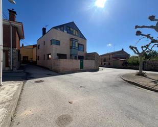 Vista exterior de Casa o xalet en venda en Frandovínez amb Calefacció, Jardí privat i Terrassa
