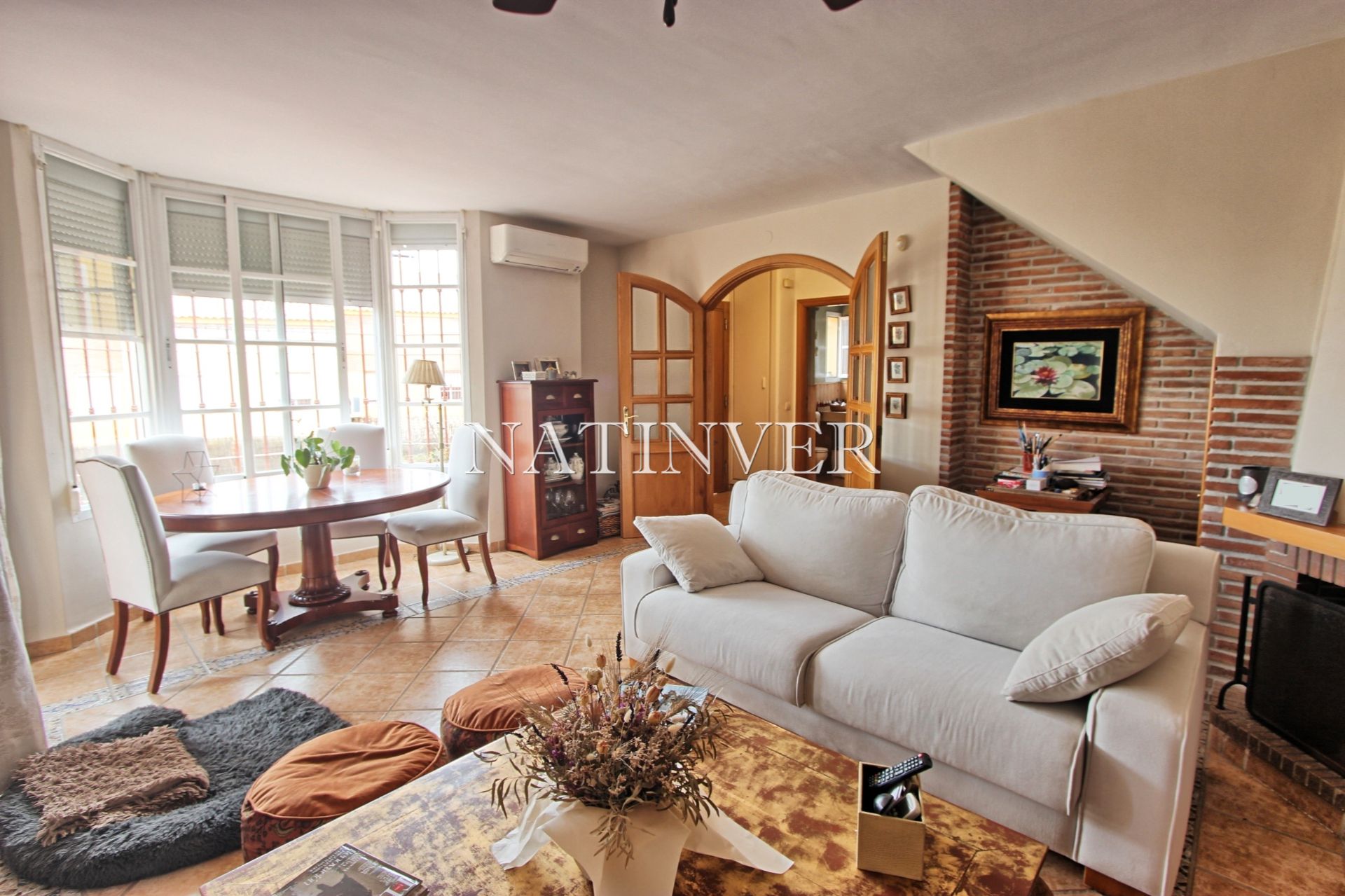 Sala d'estar de Casa adosada en venda en Rincón de la Victoria amb Jardí privat, Terrassa i Traster