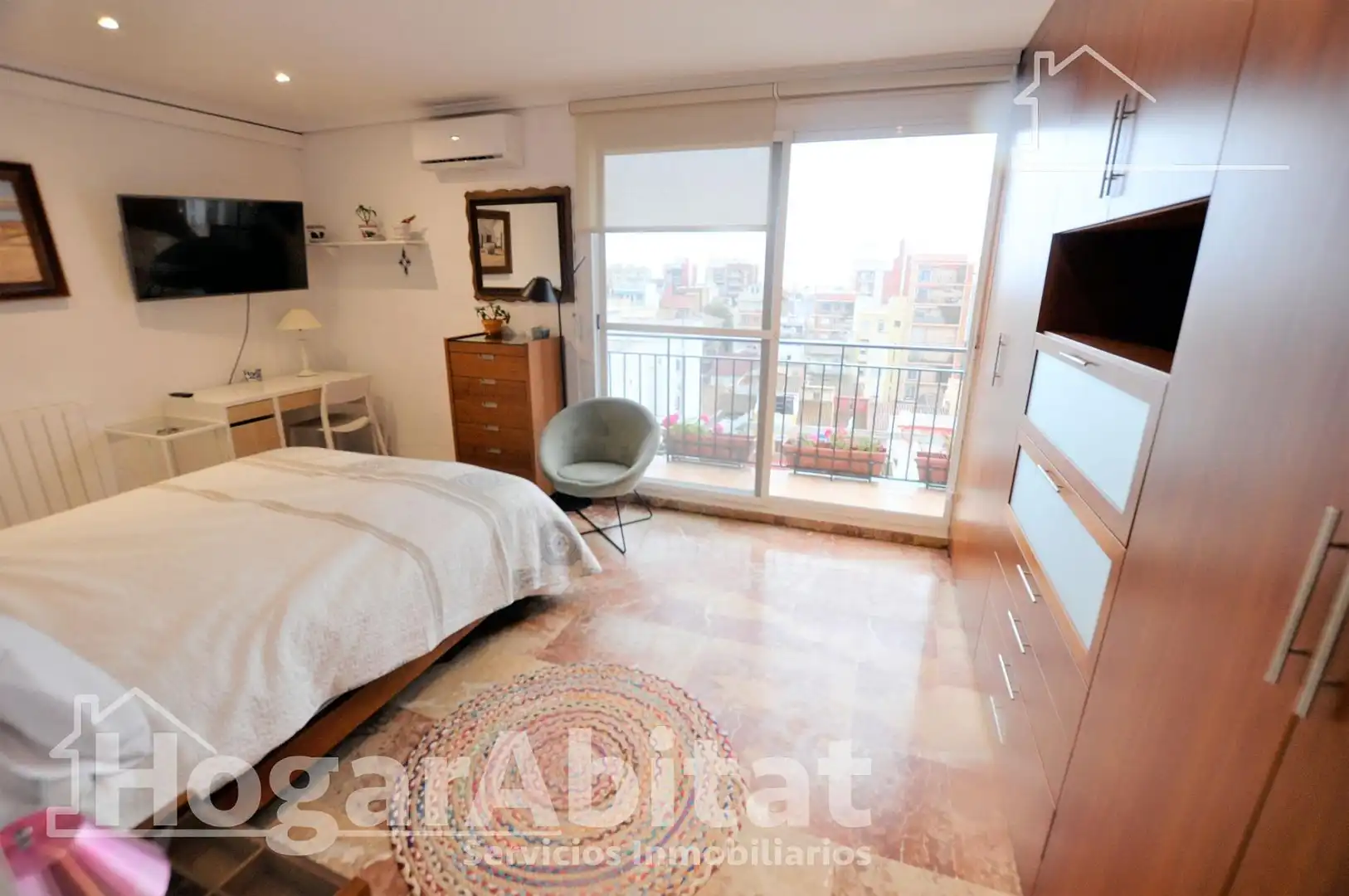 Habitación de Piso en venta en Valencia con Aire acondicionado, Amueblado y Balcón