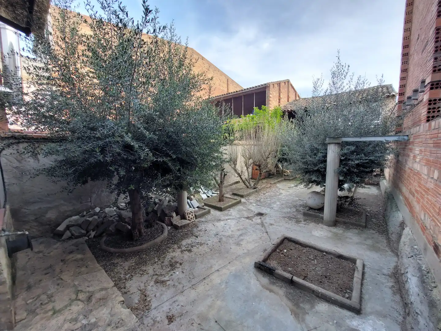 Garden of Houses for sale in Tornabous  with Air Conditioner, Heating and Private garden