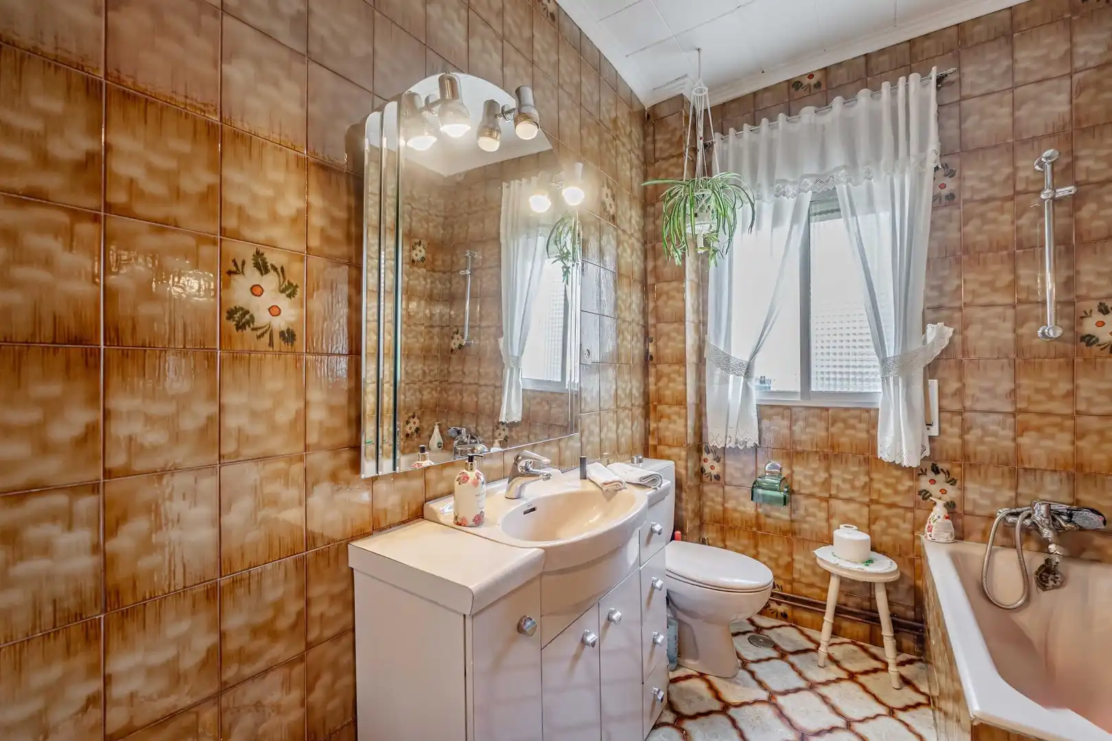 Bathroom of Flat for sale in Madrid  with Heating