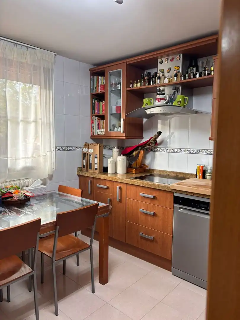 Cuina de Casa o xalet en venda en Salamanca amb Terrassa
