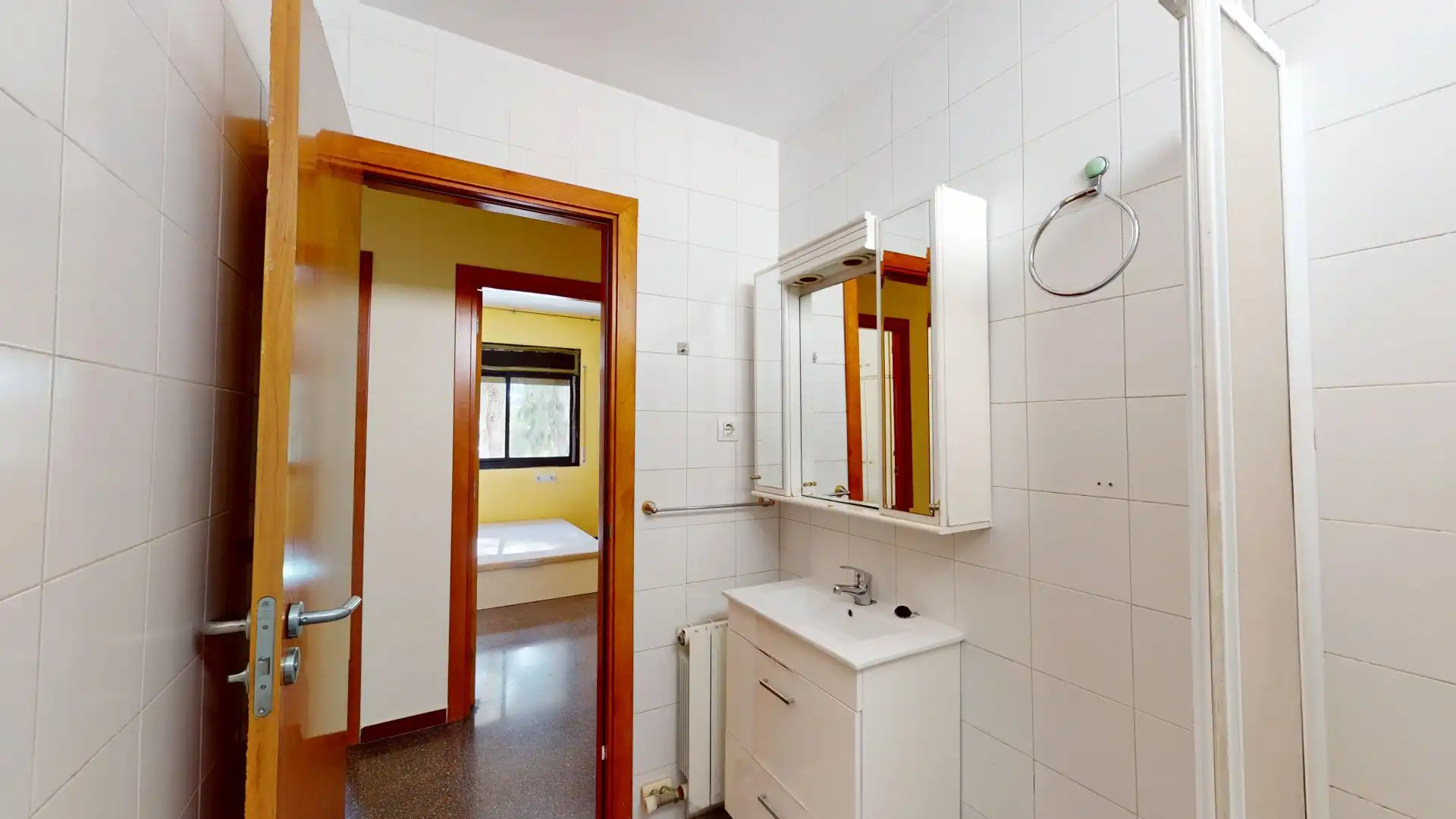 Badezimmer von Wohnung zum Verkauf in Barcelona mit Heizung und Balkon