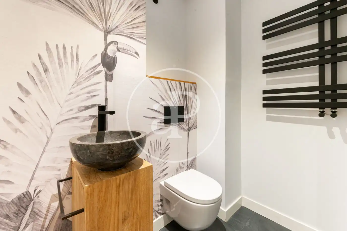 Baño de Piso en venta en Madrid con Aire acondicionado, Calefacción y Jardín privado