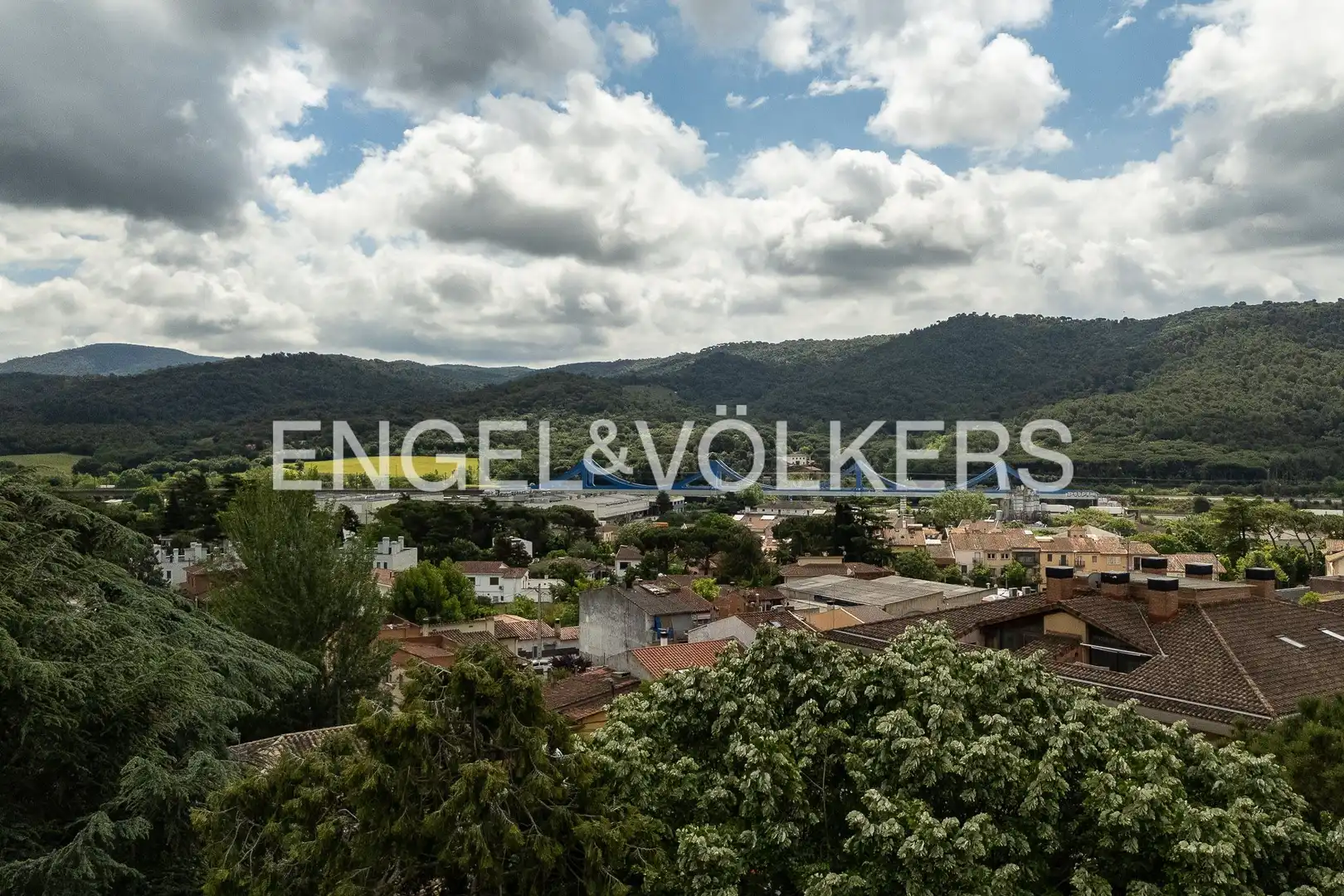 Vista exterior de Casa o chalet en venta en Llinars del Vallès con Aire acondicionado, Calefacción y Jardín privado