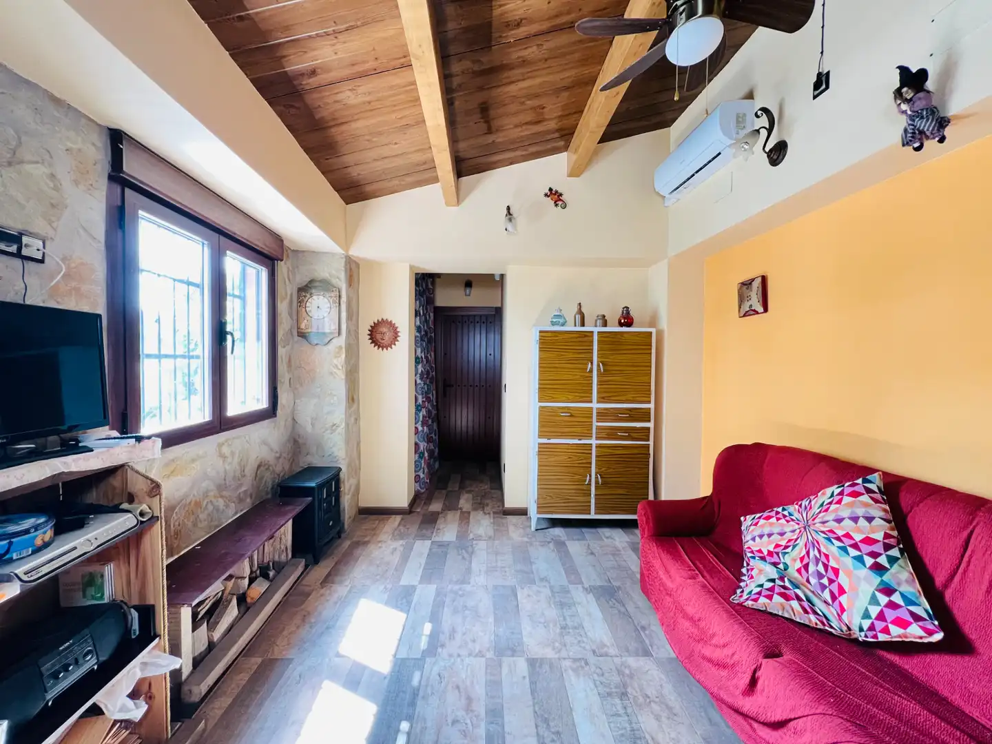 Living room of Detached homes for sale in Zaragoza  with Air Conditioner, Heating and Furnished