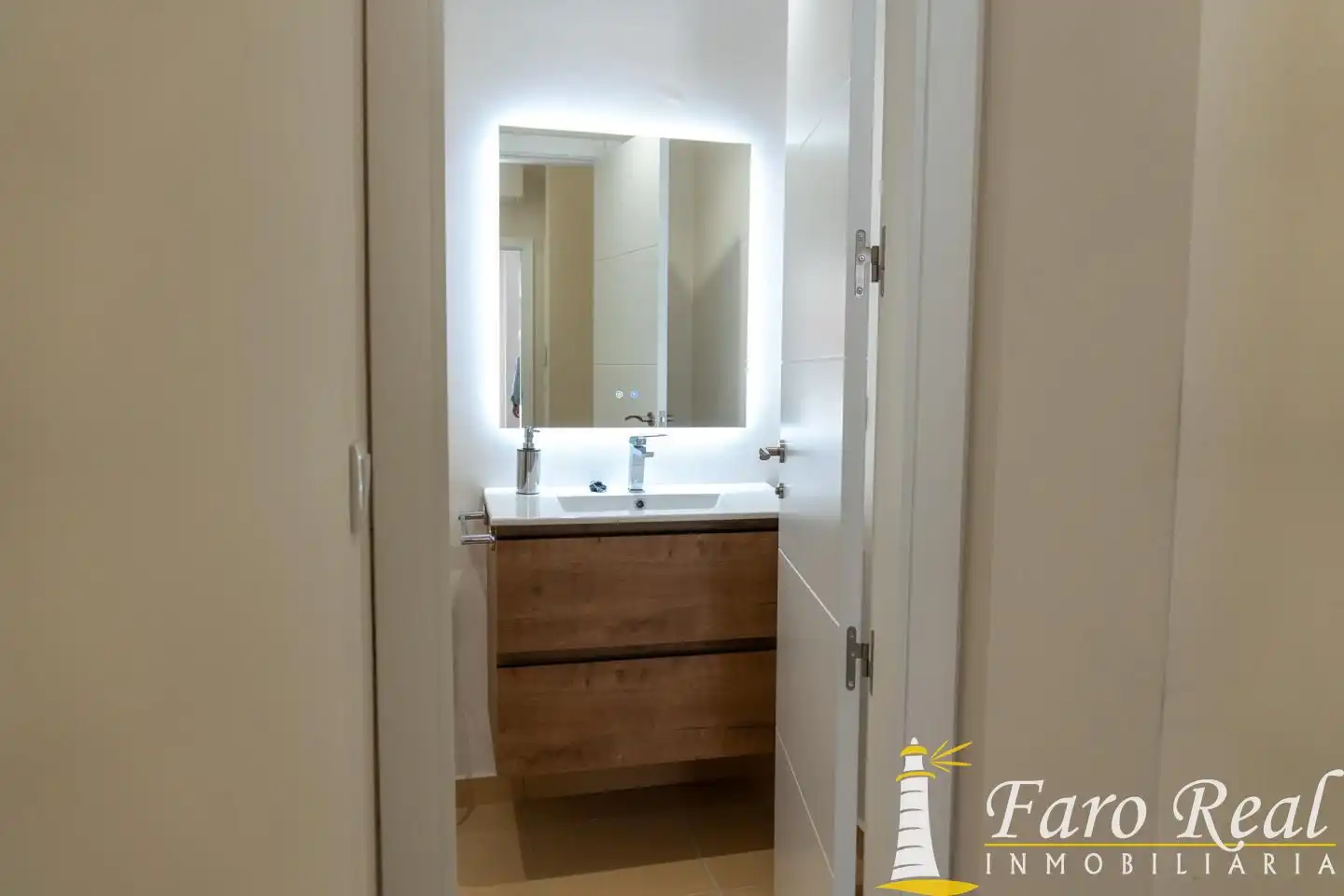 Badezimmer von Wohnung zur Miete in Sanlúcar de Barrameda mit Klimaanlage und Möbliert