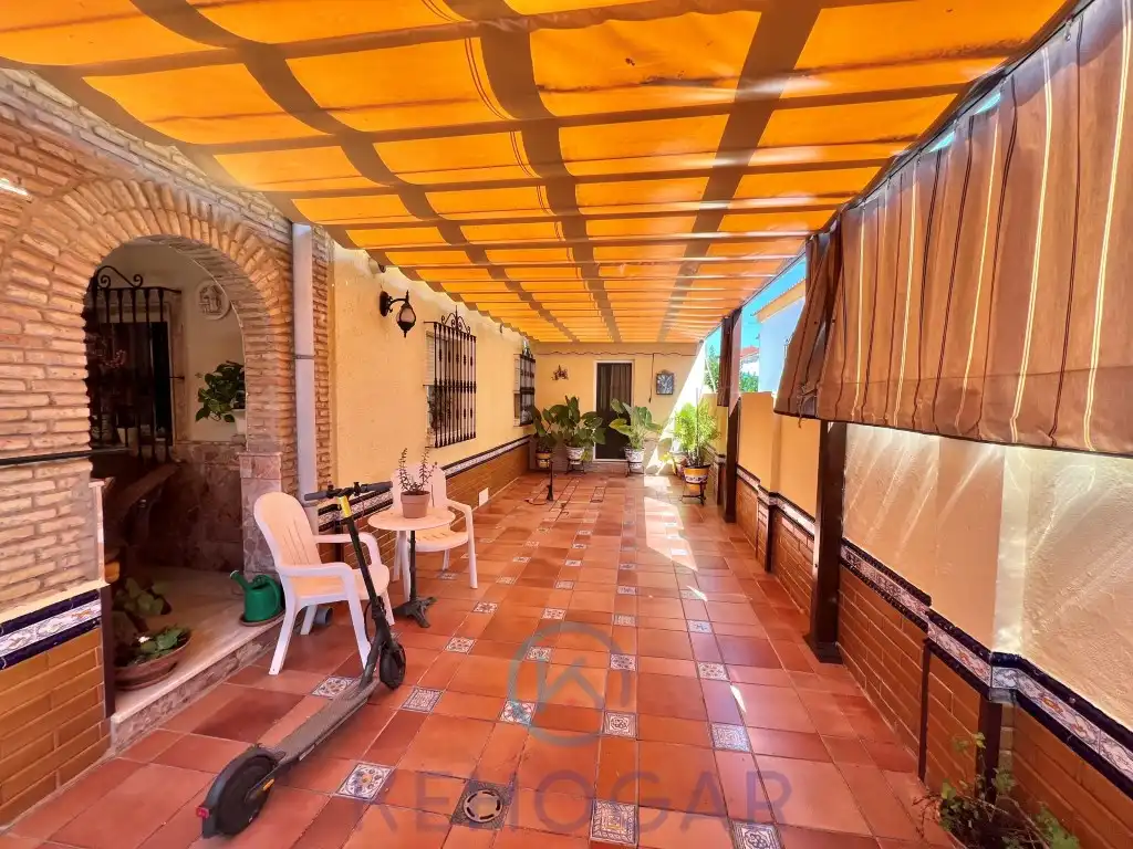 Terrace of Houses for sale in Dos Hermanas