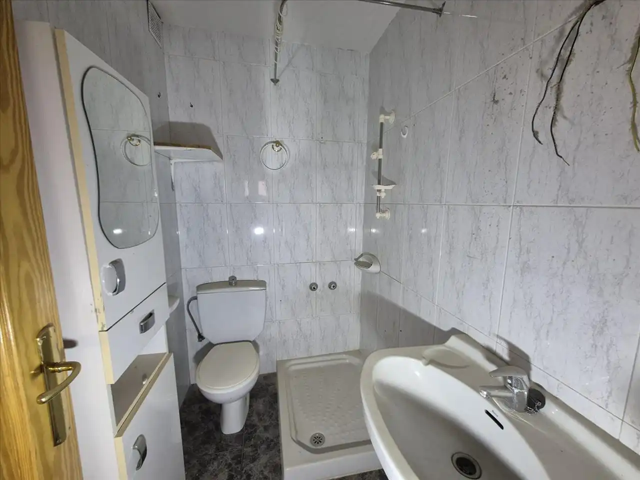 Baño de Piso en venta en Baza con Calefacción