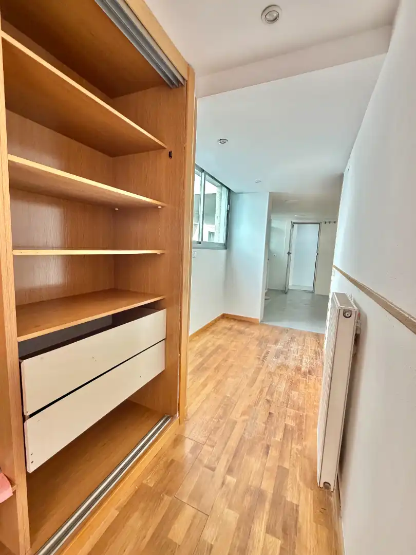 Habitación de Piso en venta en Madrid con Calefacción y Trastero