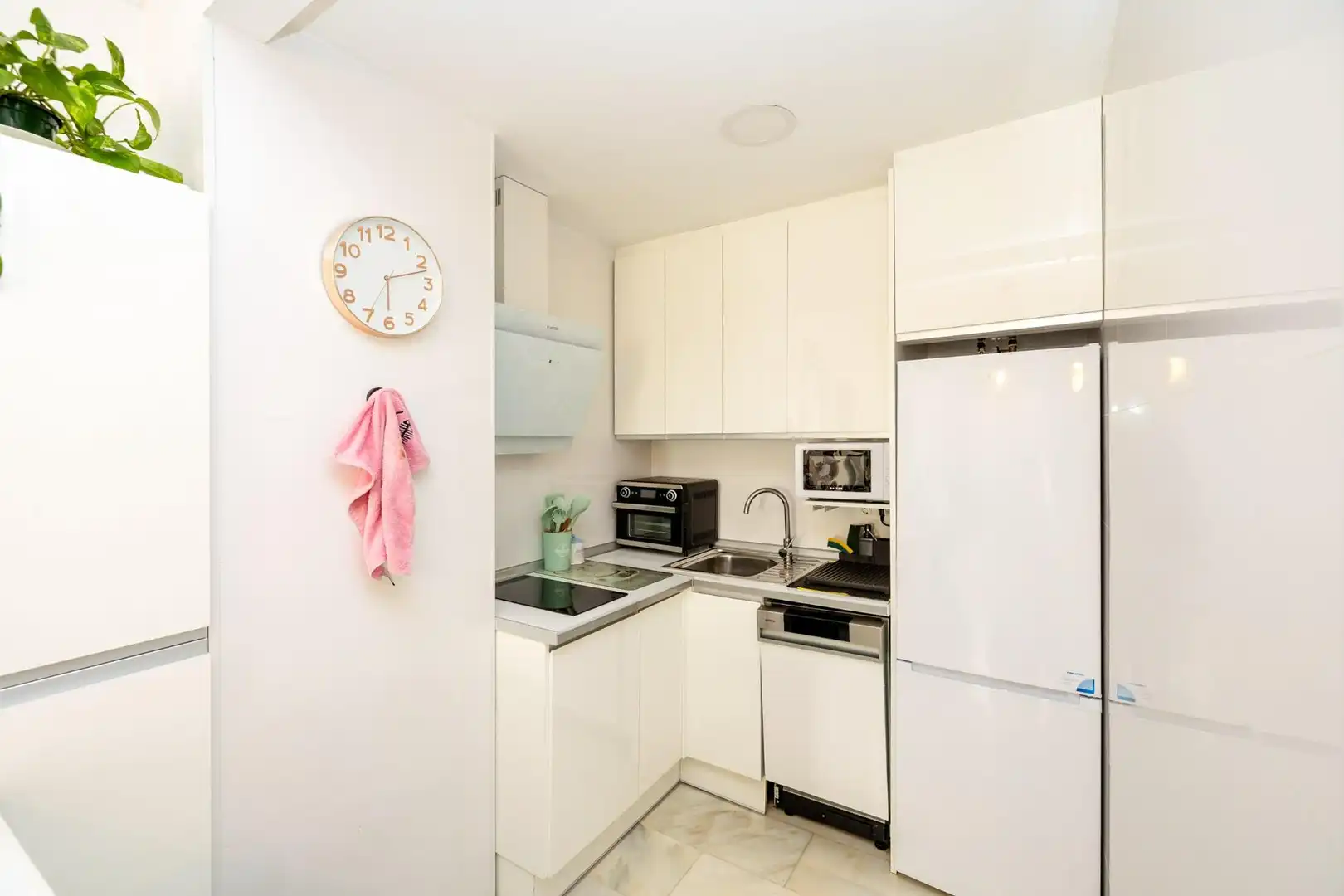 Flat with terrace for sale in Calle Gonzalo de Berceo 12, imagen 6