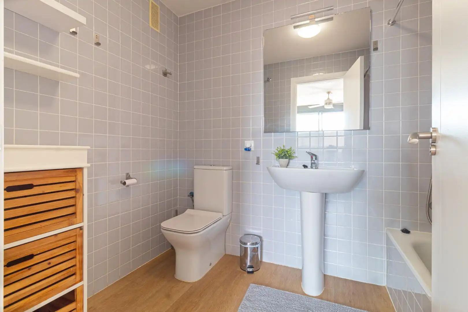 Baño de Apartamento en venta en Orihuela con Aire acondicionado, Terraza y Amueblado