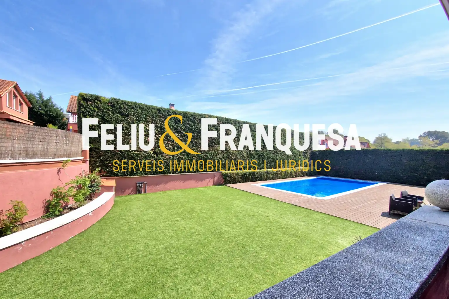 Exterior view of Houses for sale in Sant Cugat del Vallès  with Heating, Private garden and Terrace