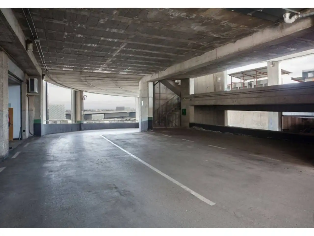 Parking of Office for sale in Madrid  with Air Conditioner and Alarm