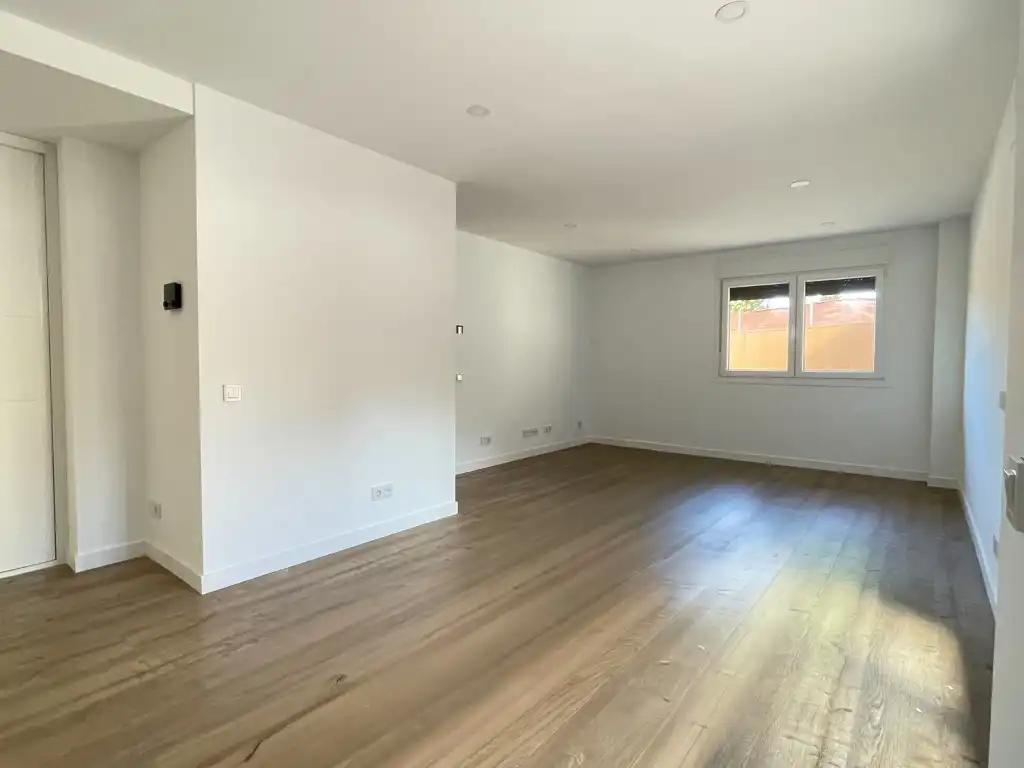 Ground floor for rent in Calle Libertad De La, La Navata